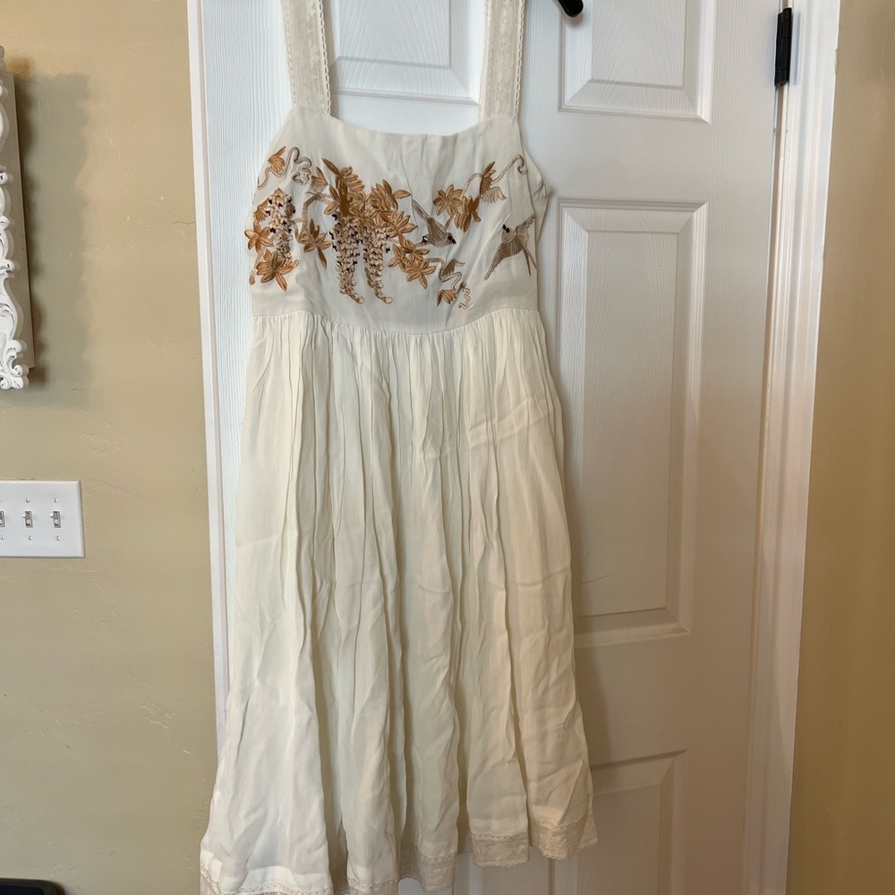 ASOS Bird Embroidered dress with lace edges and straps. Size 8US